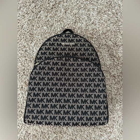 Michael kors backpack - Picture 1 of 11